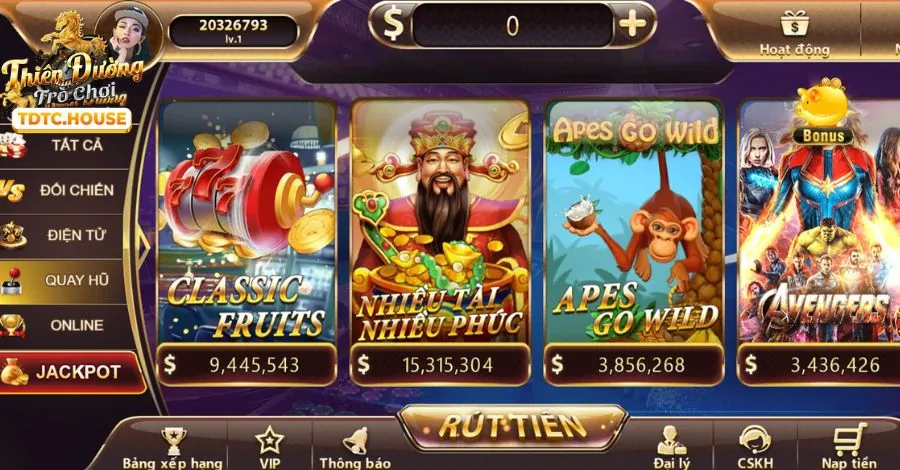 Người chơi đang xem livestream gà đá và nhận khuyến mãi